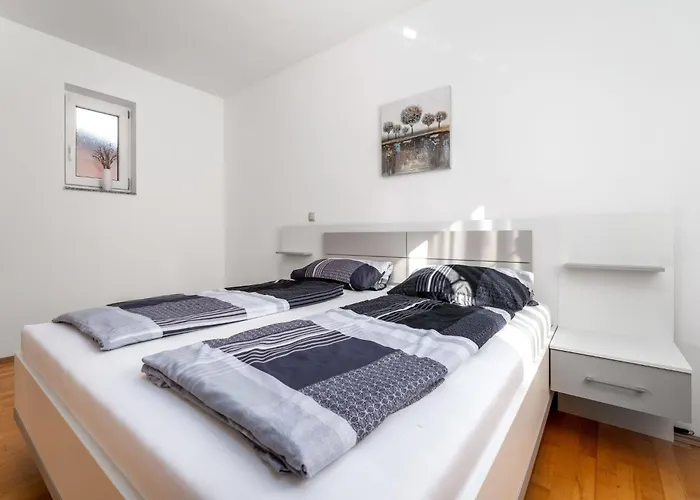 Appartamento Matej-2 By Interhome *